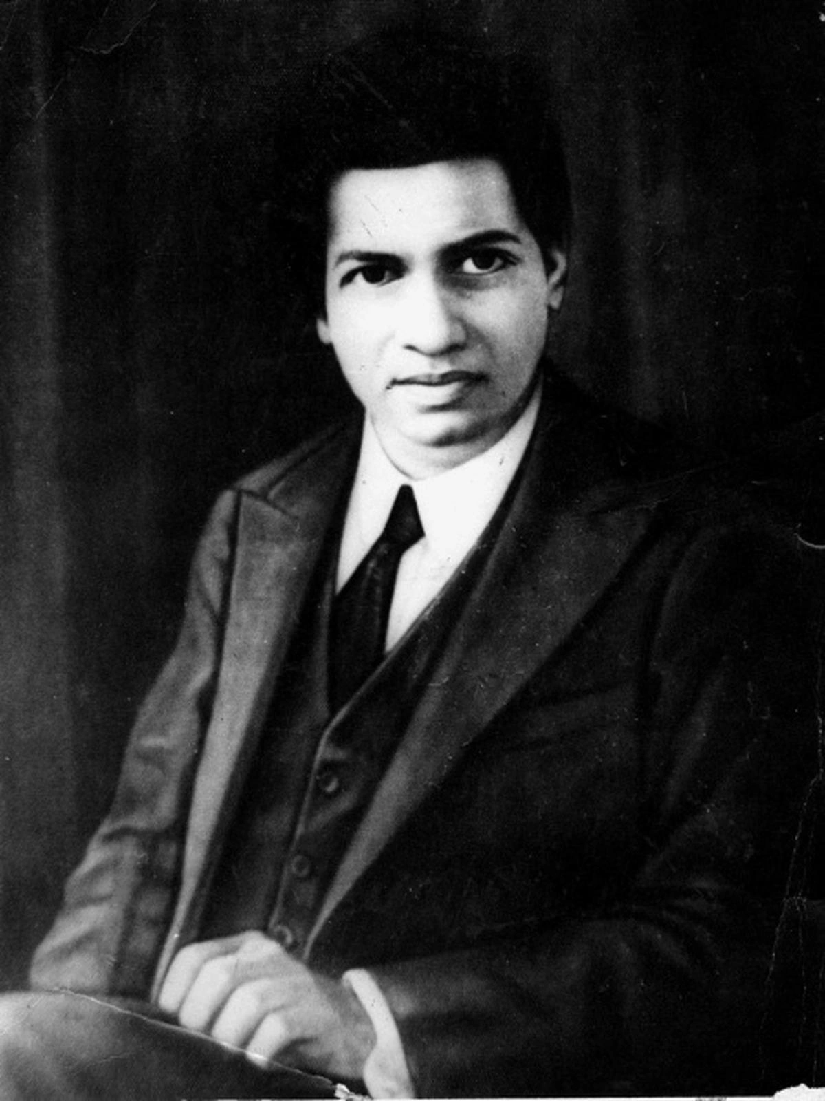 Srinivasa Ramanujan: The Self-Taught Mathematical Genius 