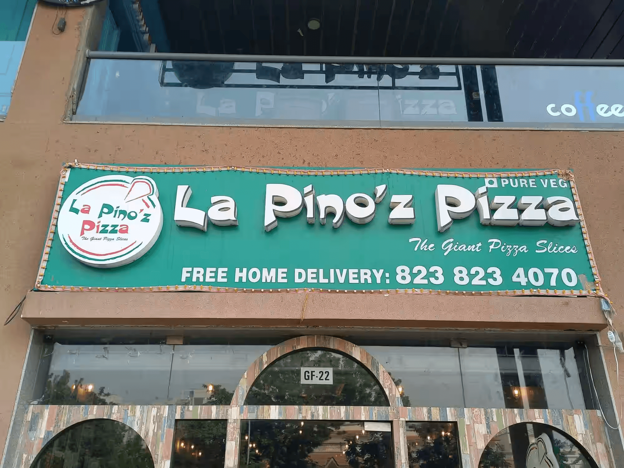 La Pino’z Pizza: The Local Pizza Gem