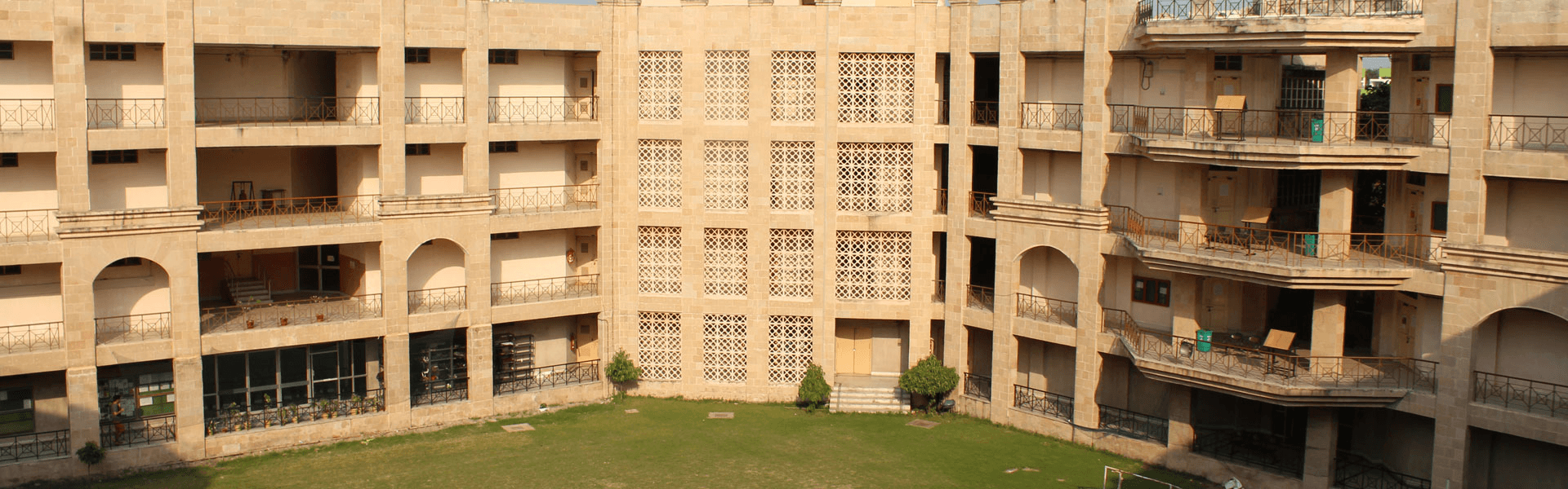 NLU Kolkata (NUJS): A Renowned Name in Legal Education