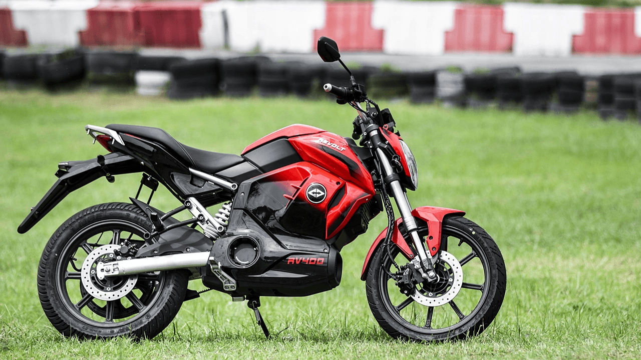 Revolt RV 400: For the Tech-Savvy and Performance Lovers