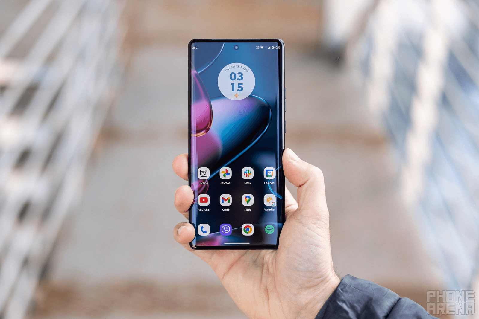 Motorola Edge 40 Pro: A Flagship with a Twist