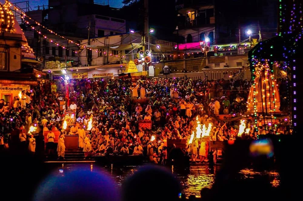 Witness the Spectacle of Ganga Aarti in Haridwar