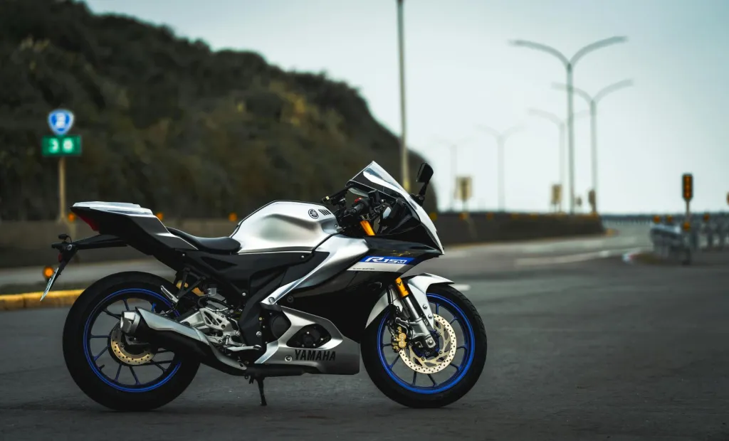 Yamaha R15 V4 – Best Sports Bike Under ₹2 Lakh