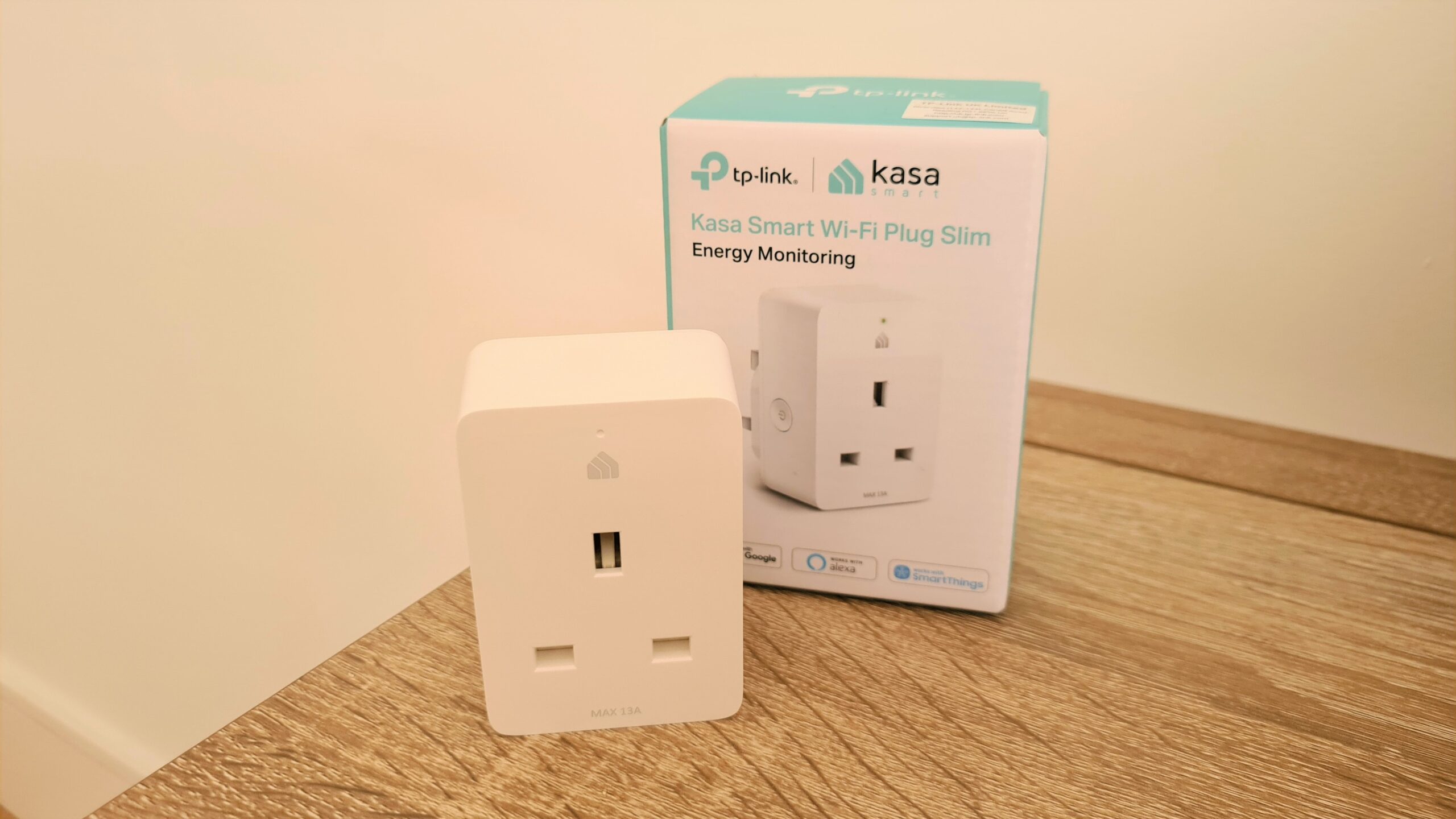 TP-Link Kasa Smart Wi-Fi Plug Slim (KP125M) 