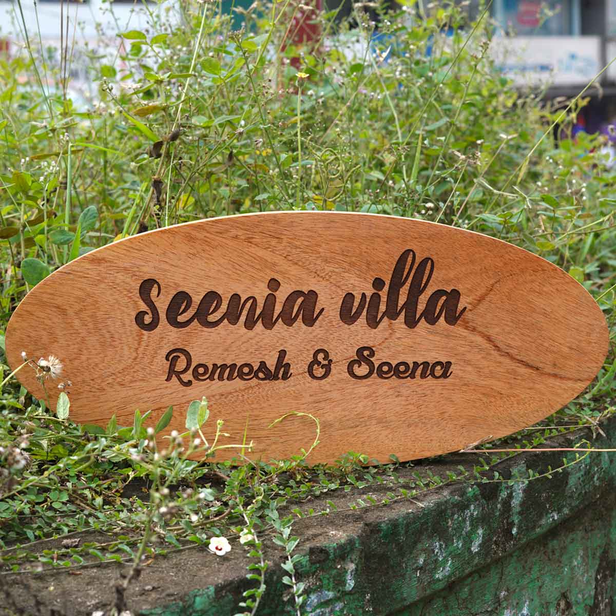 10 Best DIY Birthday Gifts For Friend Oval Hand-Painted Friends Character Nameboard